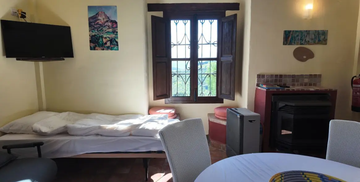 Venta de hotel en Tolox 31