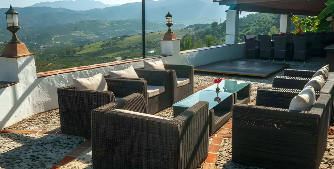 Venta de hotel en Tolox 39