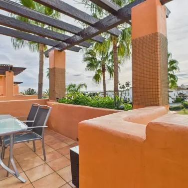 Sale of penthouse in Estepona