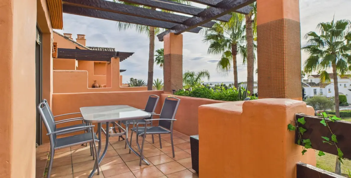 Sale of penthouse in Estepona 4