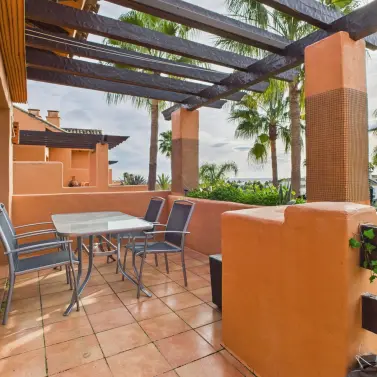 Sale of penthouse in Estepona