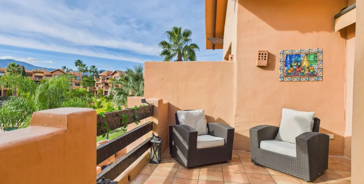 Sale of penthouse in Estepona 5