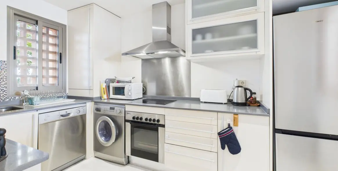 Sale of penthouse in Estepona 8