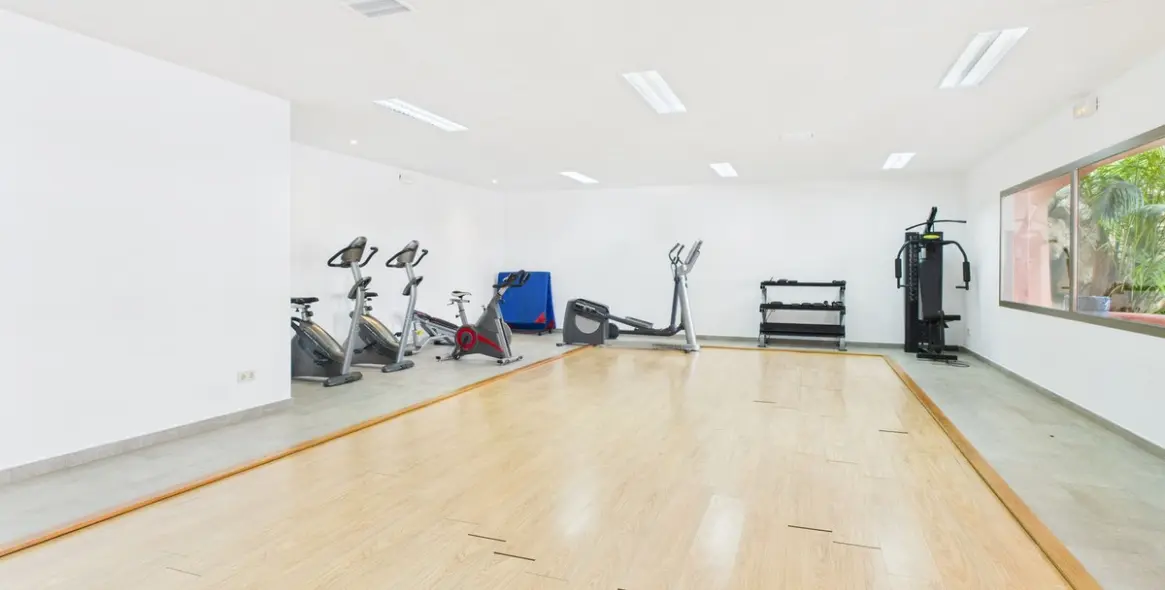 Sale of penthouse in Estepona 19