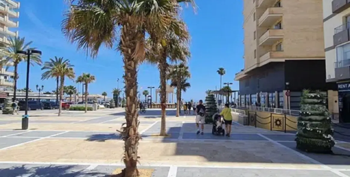 Sale of middle floor apartment in Los Boliches 5