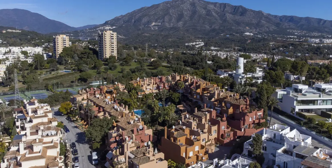 Продажа таунхауса в Nueva Andalucía 1