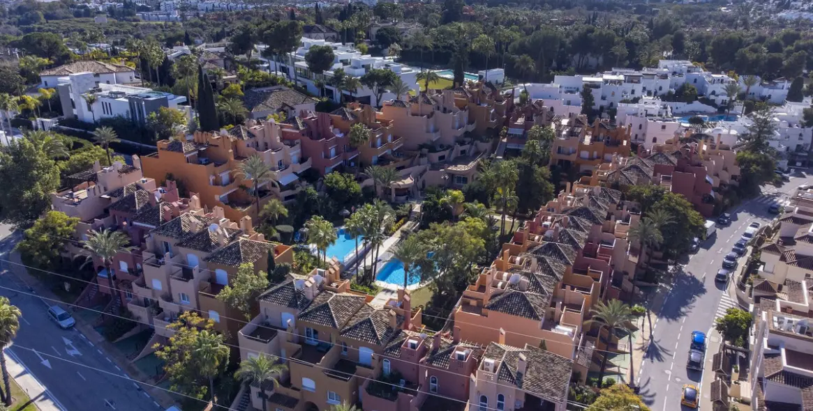 Продажа таунхауса в Nueva Andalucía 3