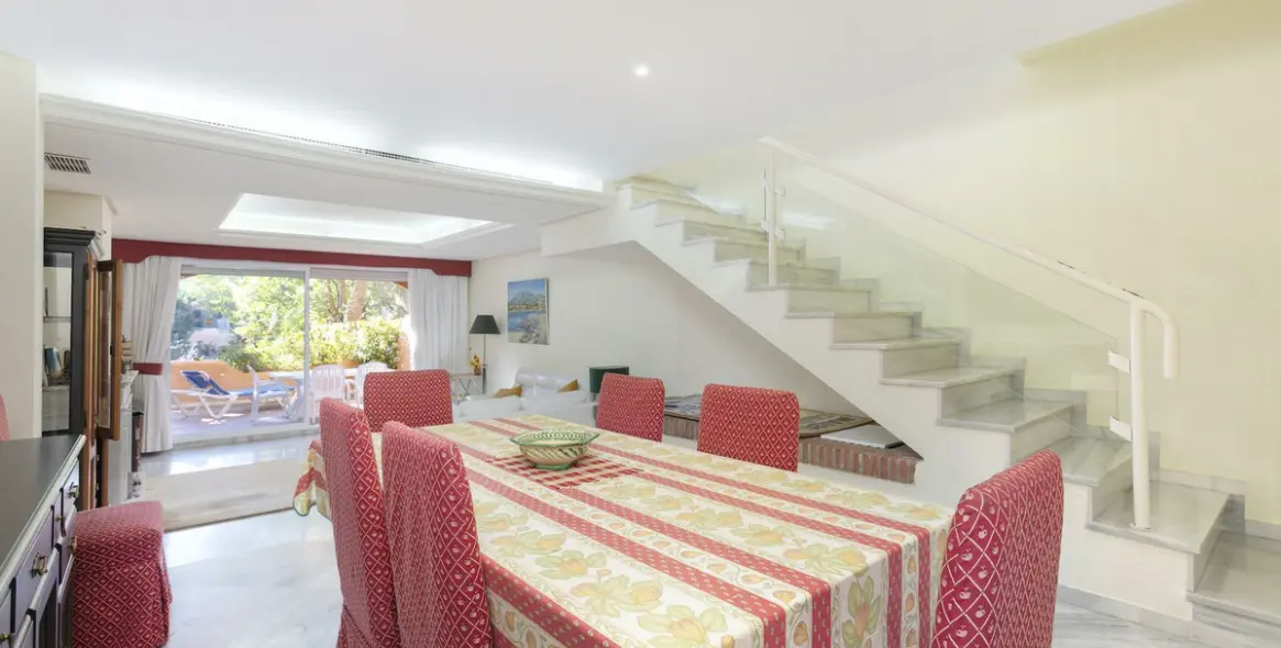 Продажа таунхауса в Nueva Andalucía 13