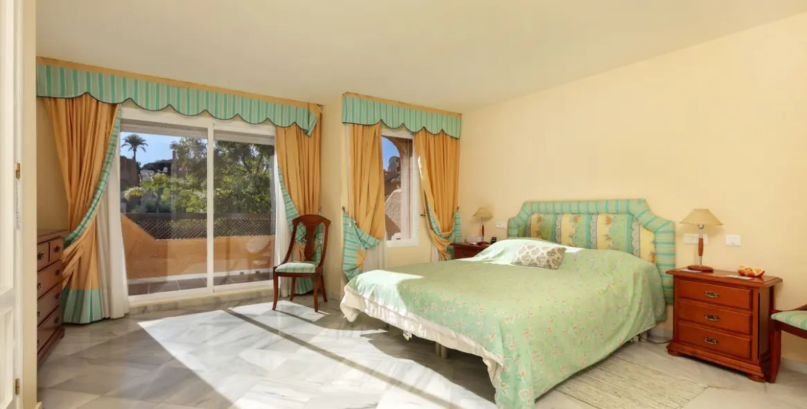 Продажа таунхауса в Nueva Andalucía 17