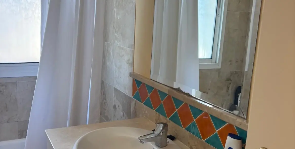 Long-term rent of middle floor apartment in Marbella 3