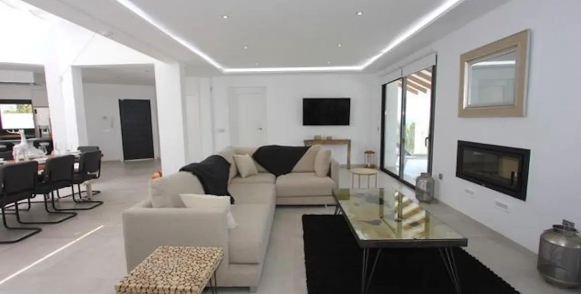 Долгосрочная аренда  отдельно стоящей виллы в El Rosario 11