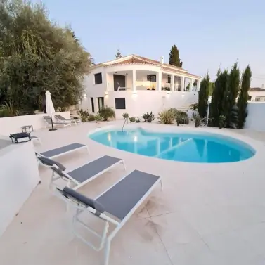 Venta de villa independiente en El Rosario