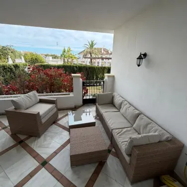 Долгосрочная аренда апартаментов на первом этаже в Marbella