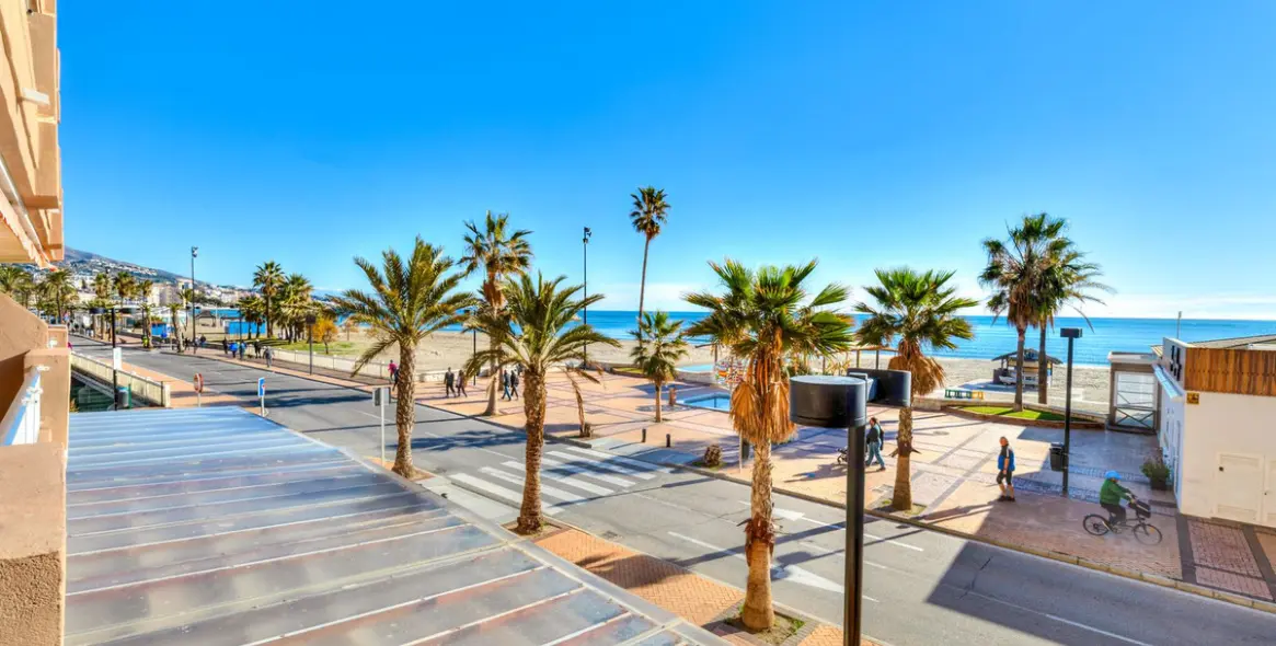 Продажа апартаментов на среднем этаже в Los Boliches 13