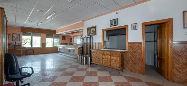 Продажа коммерческого помещения в Alozaina 4