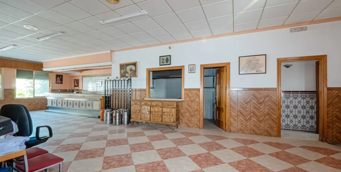 Продажа коммерческого помещения в Alozaina 6