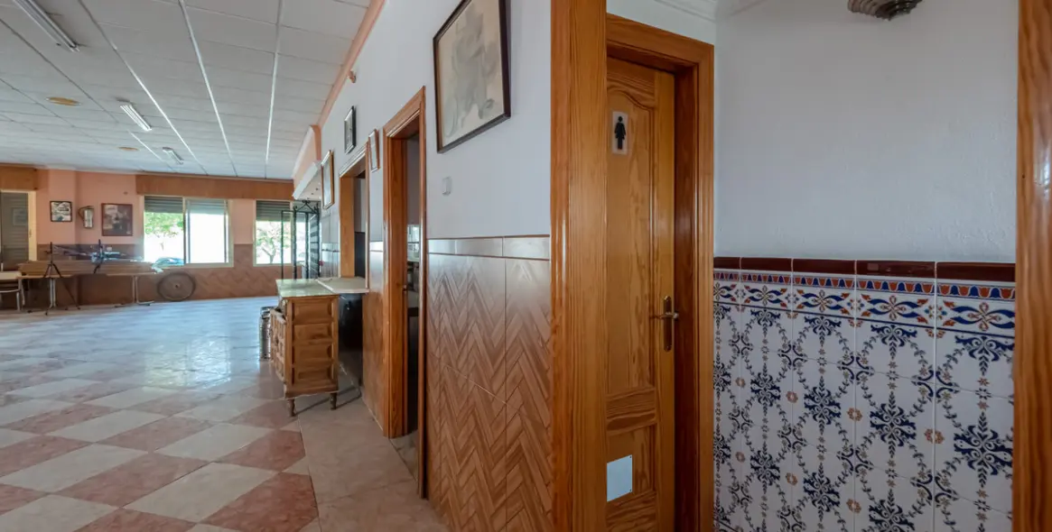 Продажа коммерческого помещения в Alozaina 7