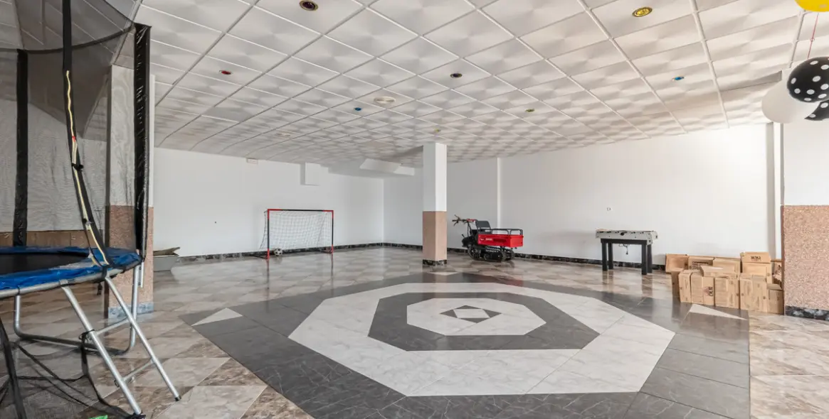 Продажа коммерческого помещения в Alozaina 10