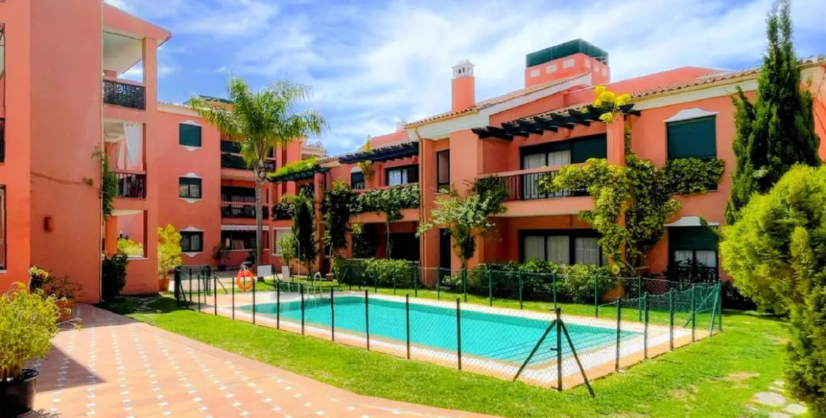 Sale of middle floor apartment in Marbesa 1