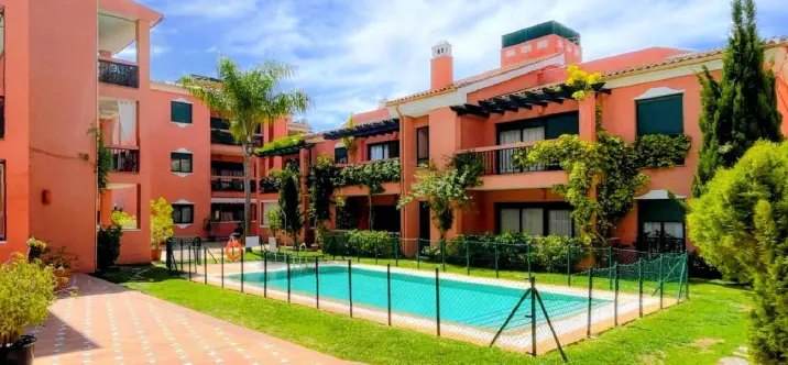 Продажа апартаментов на среднем этаже в Marbesa 0