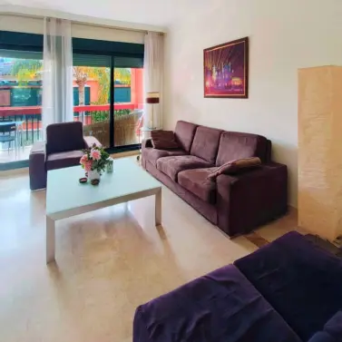 Продажа апартаментов на среднем этаже в Marbesa