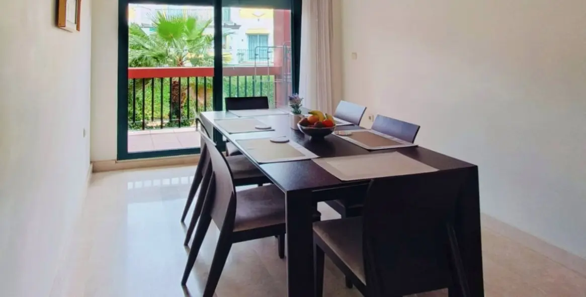 Sale of middle floor apartment in Marbesa 6