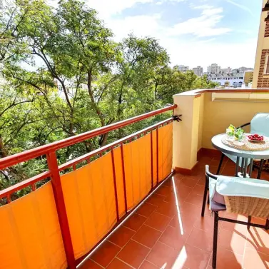 Sale of middle floor apartment in Fuengirola