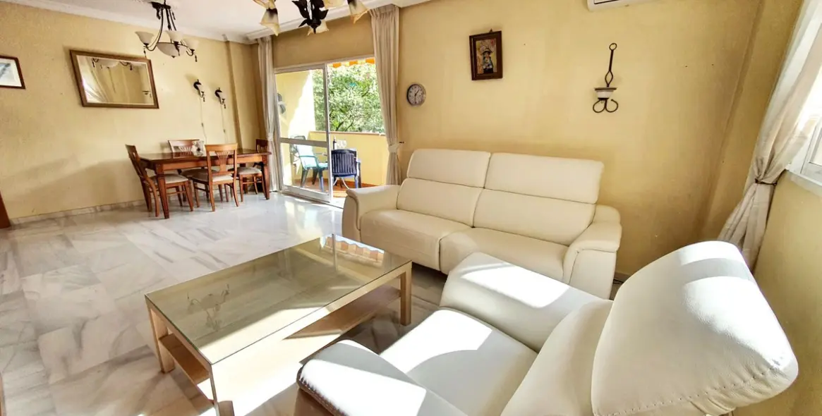 Sale of middle floor apartment in Fuengirola 6