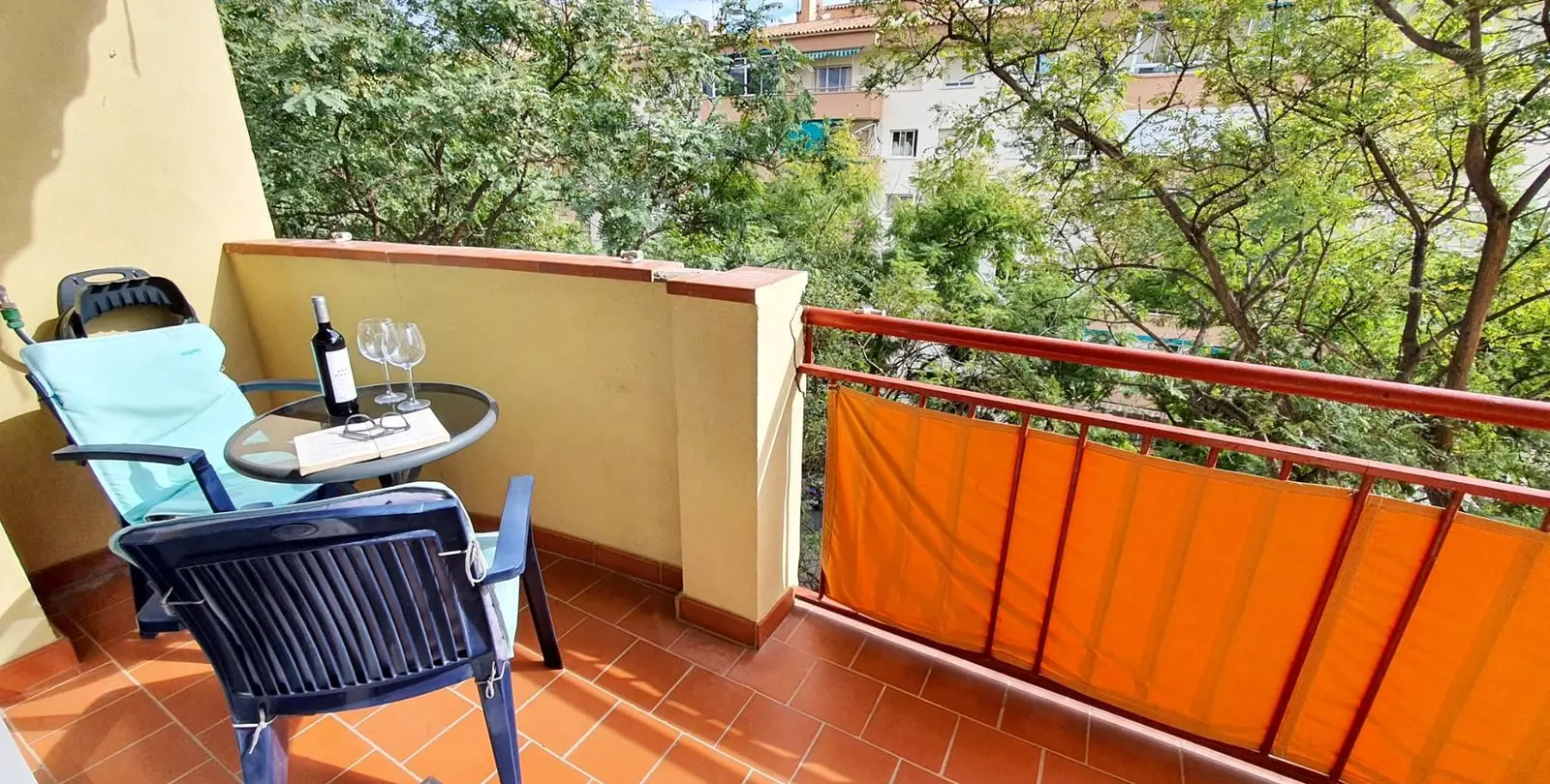 Venta de apartamento en planta media en Fuengirola 2