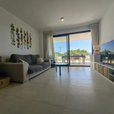 Sale of middle floor apartment in Estepona