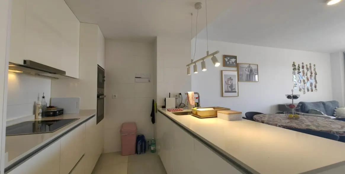 Sale of middle floor apartment in Estepona 24