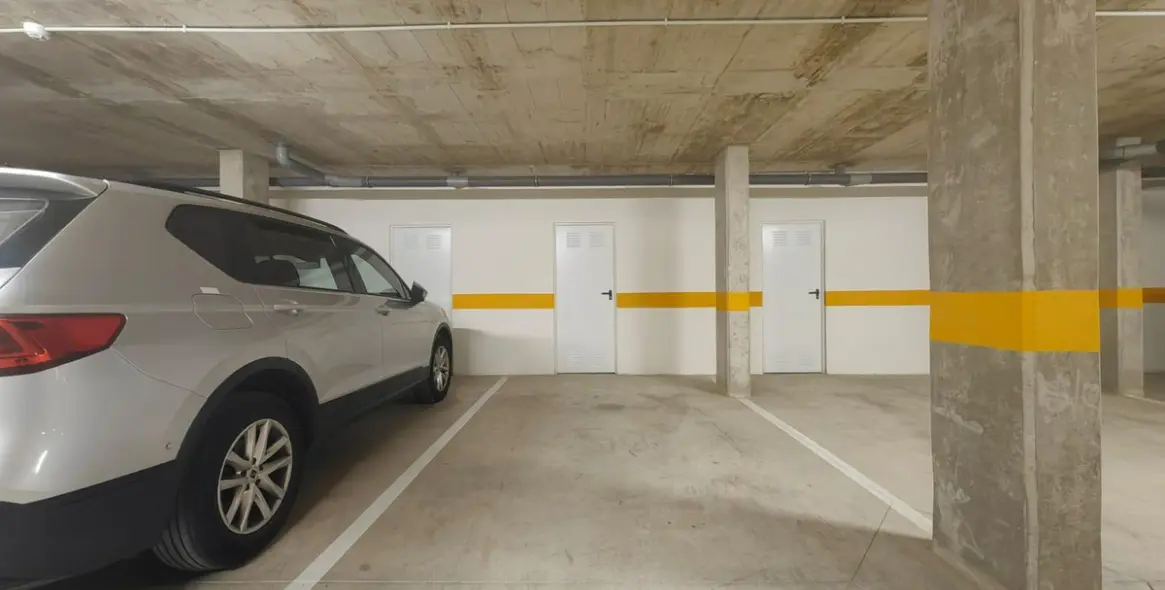 Sale of middle floor apartment in Estepona 25