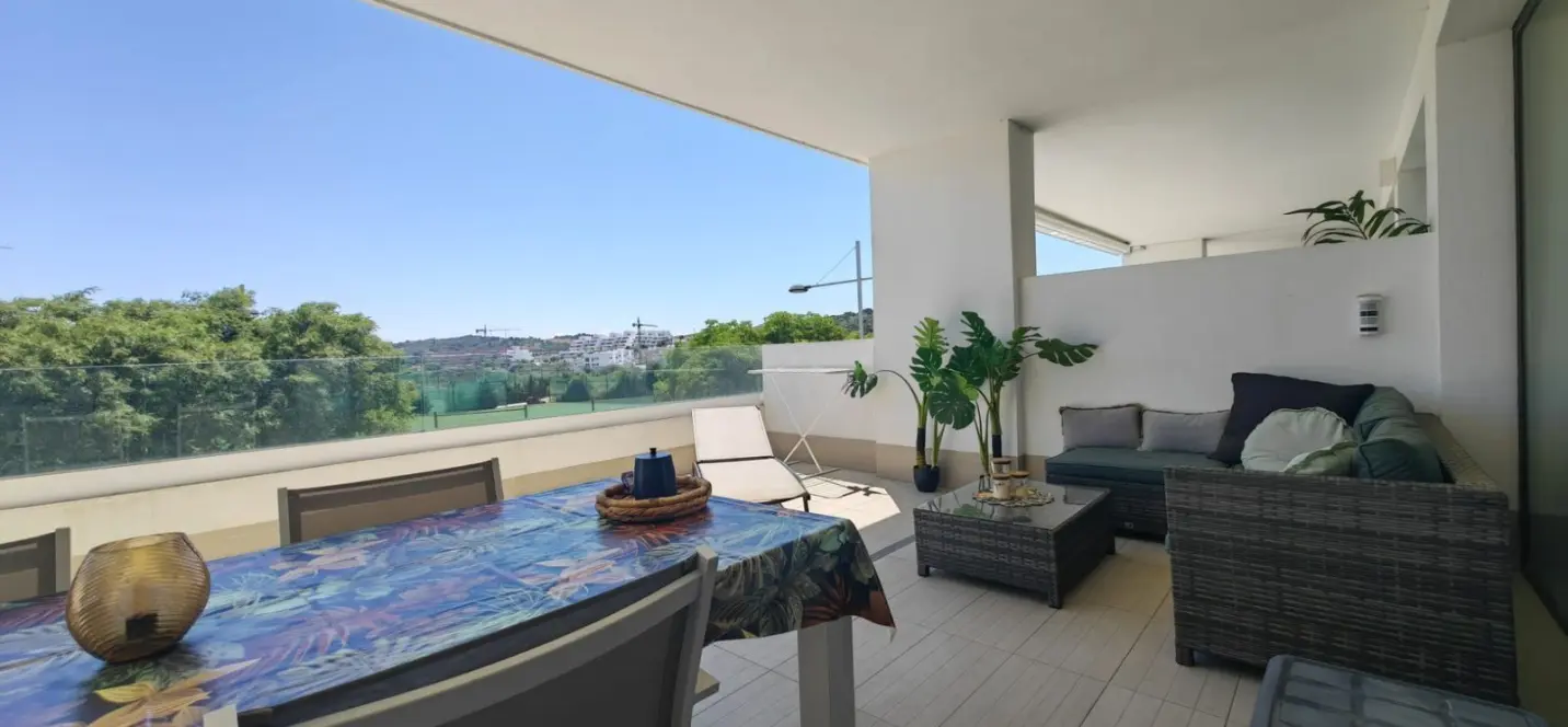 Продажа апартаментов на среднем этаже в Estepona 4