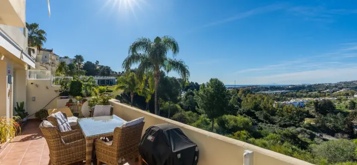 Sale of middle floor apartment in Los Arqueros 1