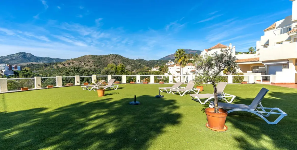 Sale of middle floor apartment in Los Arqueros 3