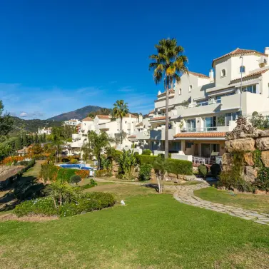 Sale of middle floor apartment in Los Arqueros