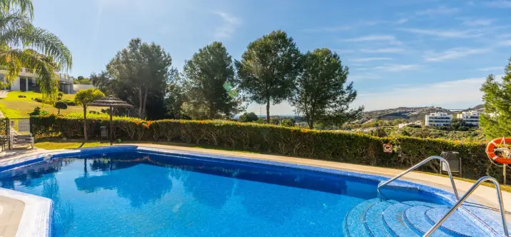 Sale of middle floor apartment in Los Arqueros 4