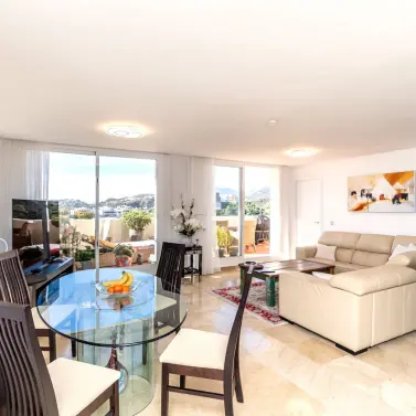 Sale of middle floor apartment in Los Arqueros
