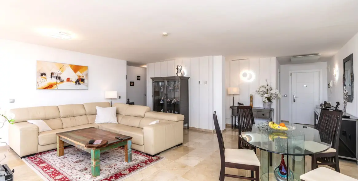 Sale of middle floor apartment in Los Arqueros 12