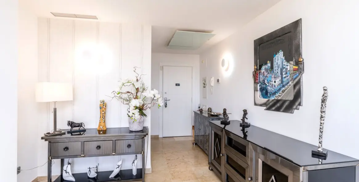 Sale of middle floor apartment in Los Arqueros 13