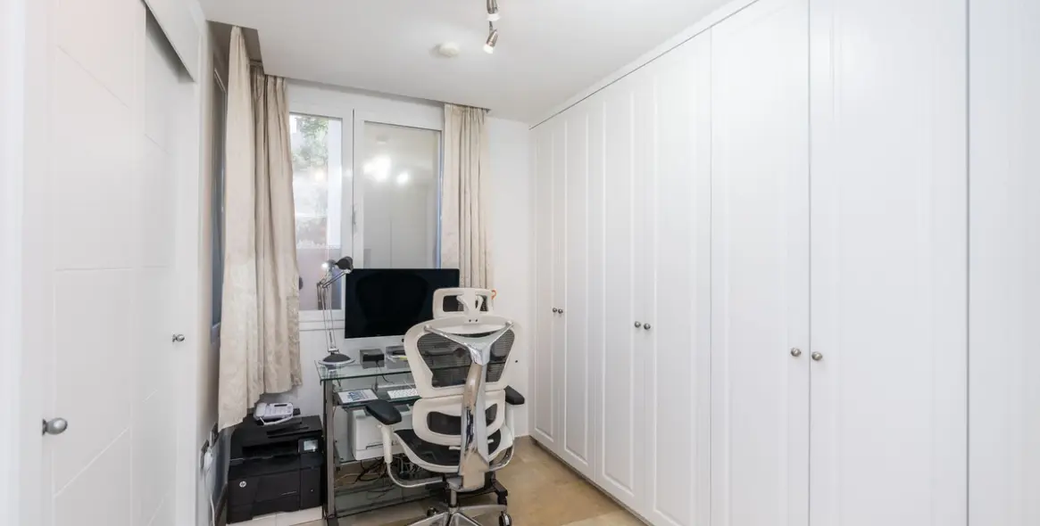 Sale of middle floor apartment in Los Arqueros 20