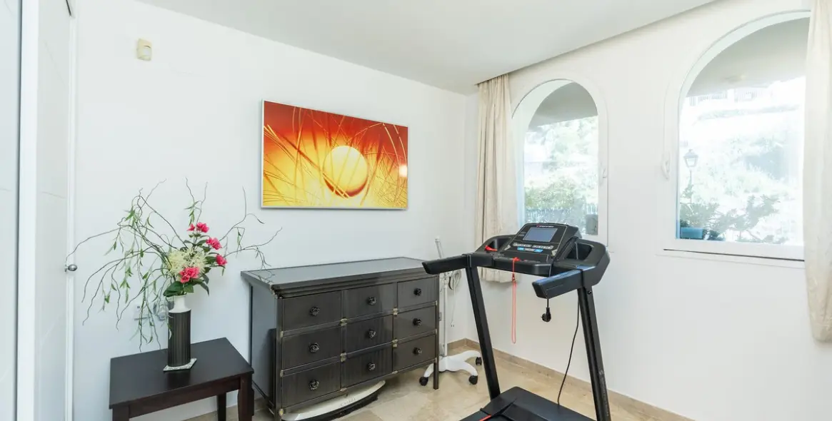 Продажа апартаментов на среднем этаже в Los Arqueros 21