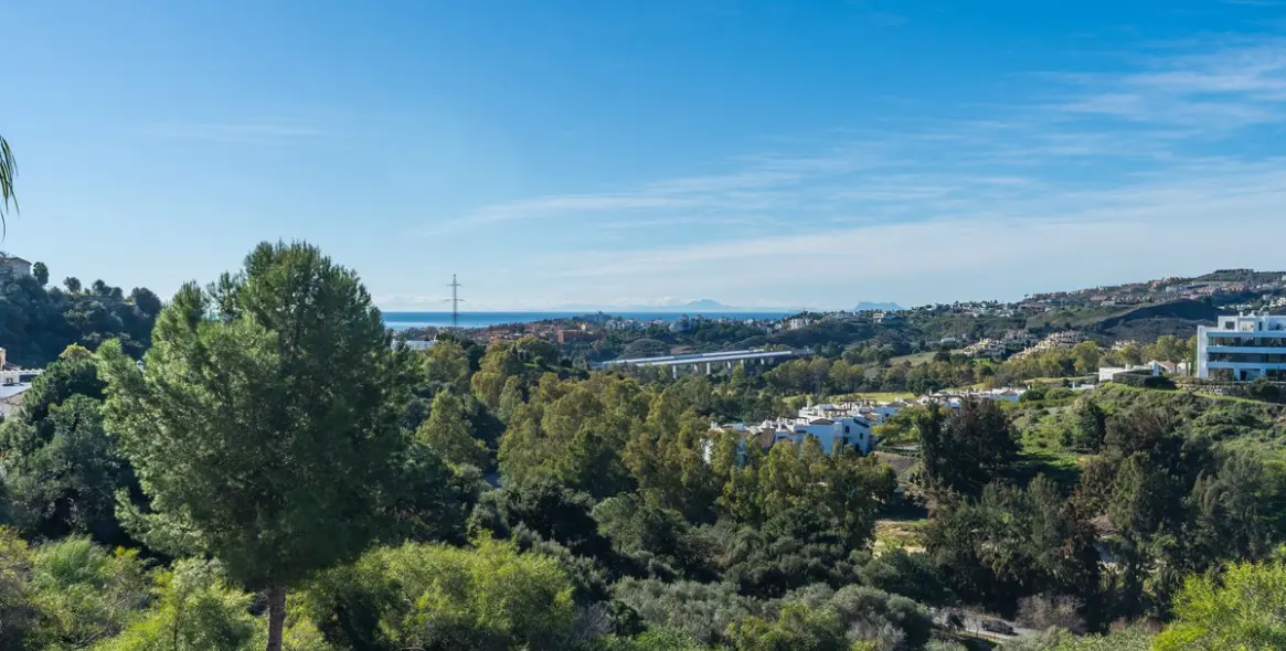 Продажа апартаментов на среднем этаже в Los Arqueros 31