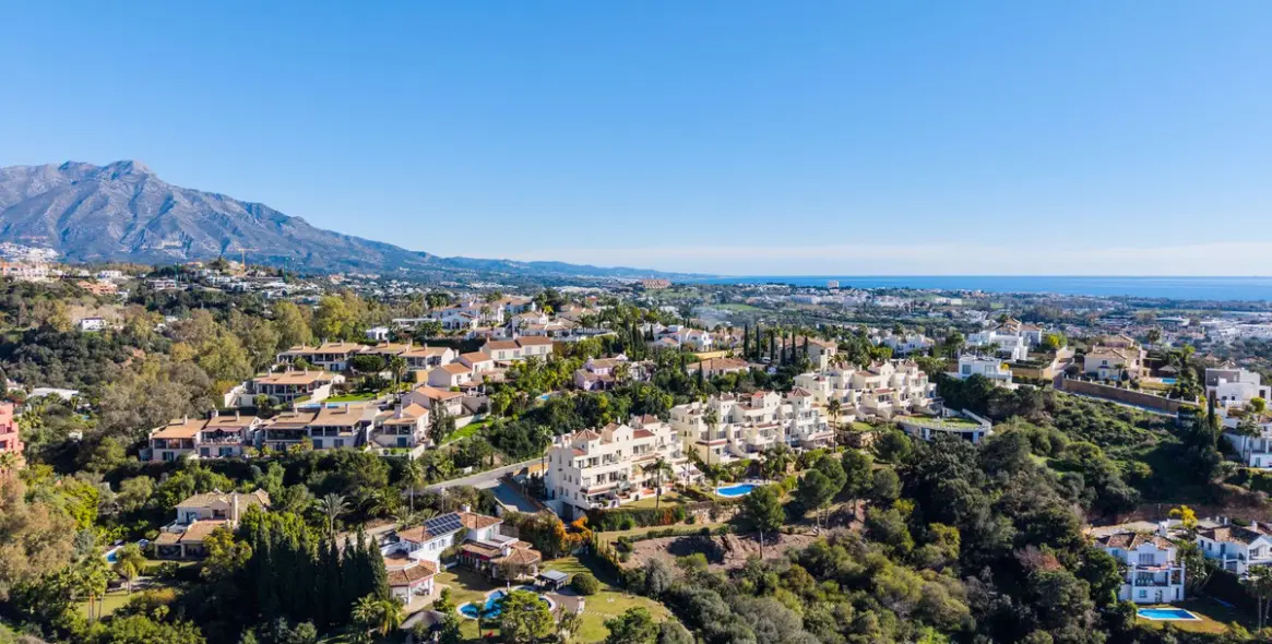 Продажа апартаментов на среднем этаже в Los Arqueros 32