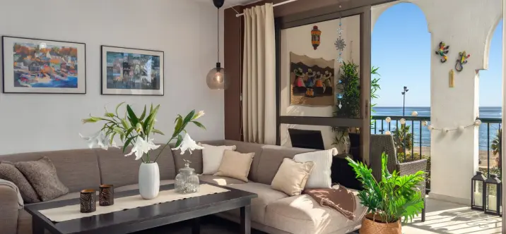 Sale of middle floor apartment in Fuengirola 2