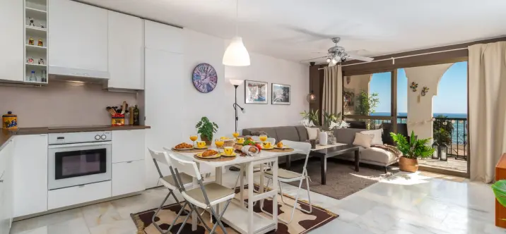 Sale of middle floor apartment in Fuengirola 3