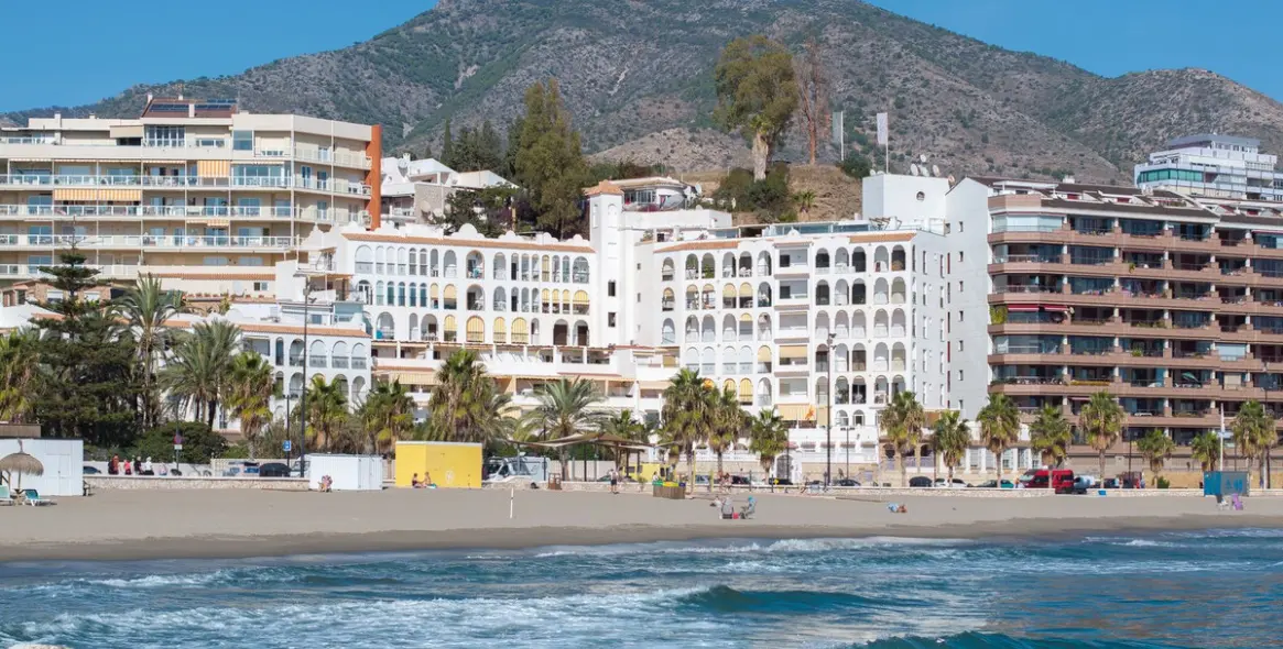 Venta de apartamento en planta media en Fuengirola 35