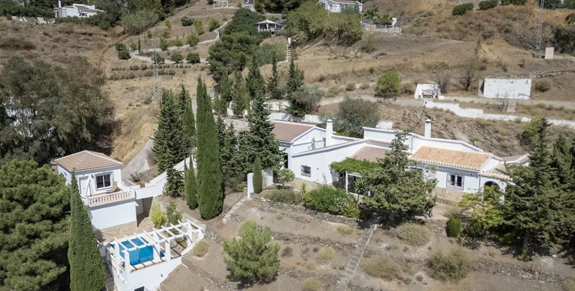 Продажа  отдельно стоящей виллы в Cómpeta 15