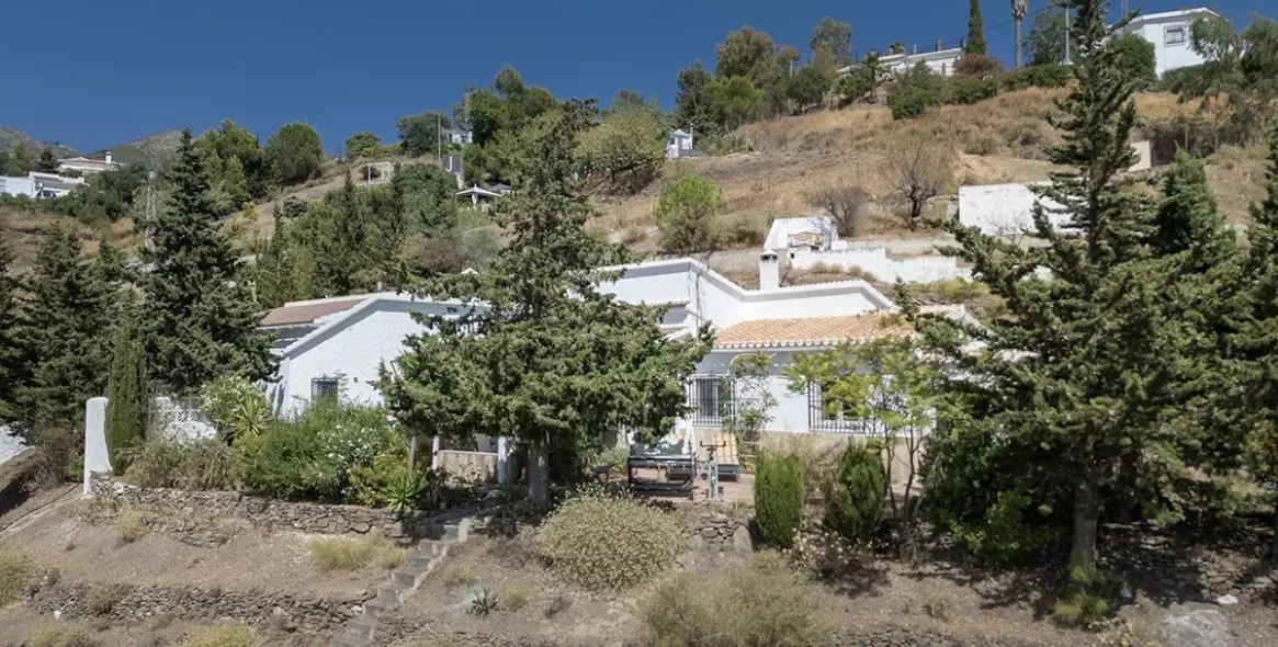 Продажа  отдельно стоящей виллы в Cómpeta 18