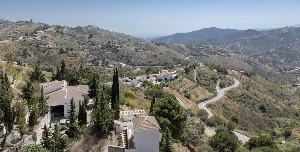 Продажа  отдельно стоящей виллы в Cómpeta 24